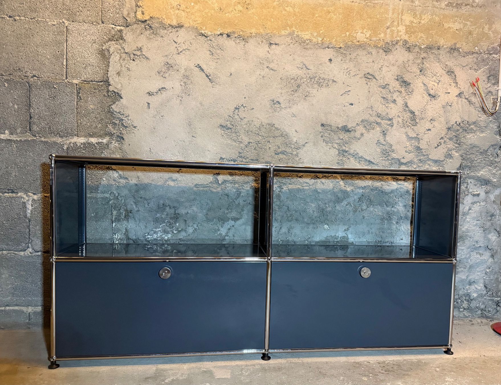 USM Cassettiere: USM Haller Sideboard  Anthrazit - Klappen unten – Usato da Schalunen venduto da Schwende2 5