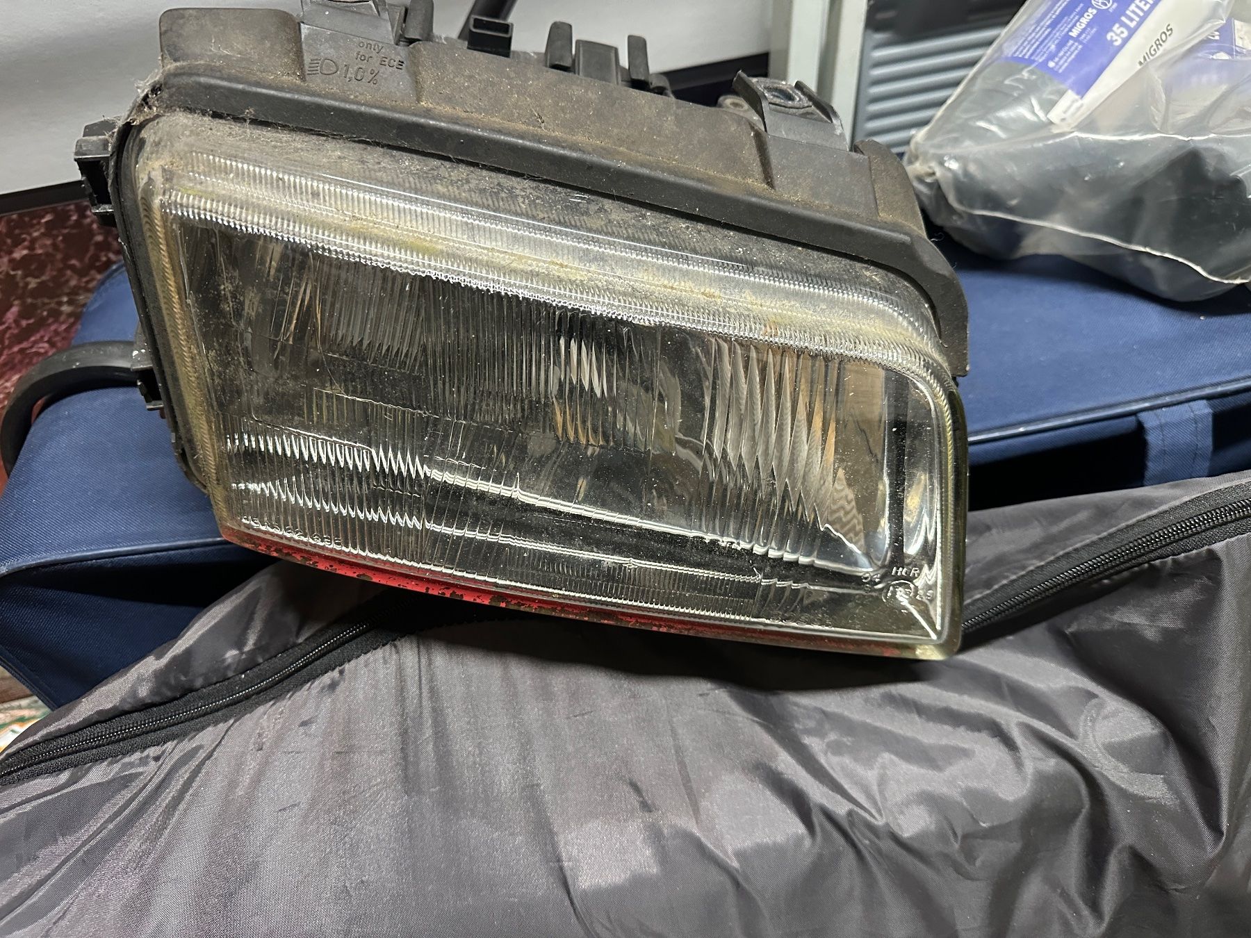 Audi Scheinwerfer: Audi B5 Schweinwerfer Rechts – Gebraucht aus Urtenen-Schönbühl von Amg