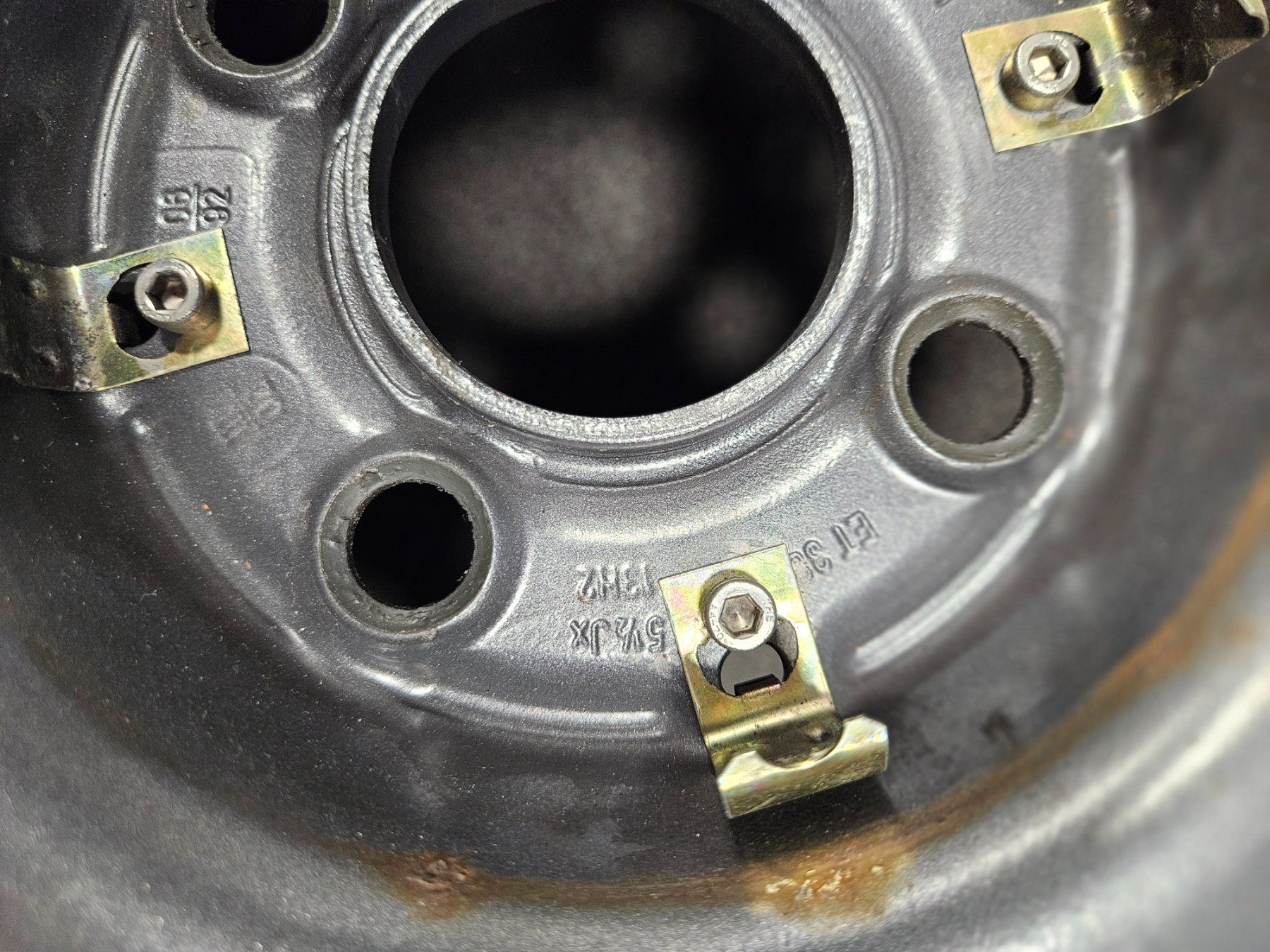 Volkswagen Felgen: 13"-VW Stahlfelgen mit Raddeckel – Gebraucht aus Kallnach von Aircooler 4