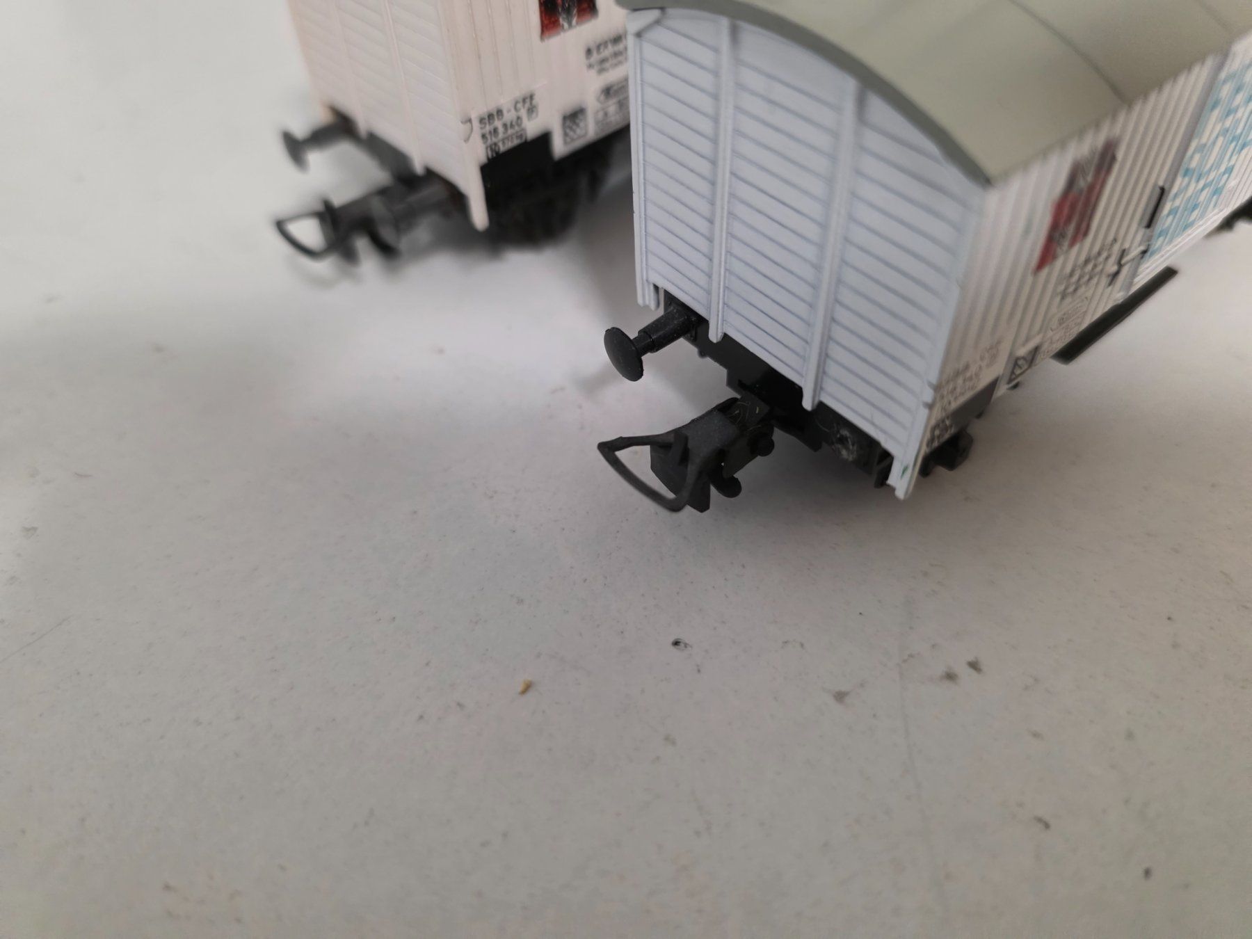 Liliput Modellini di ferrovie: Liliput 2 wagons a bières DC dès 1.-fr – Usato da bassecourt venduto da Paolo101 2