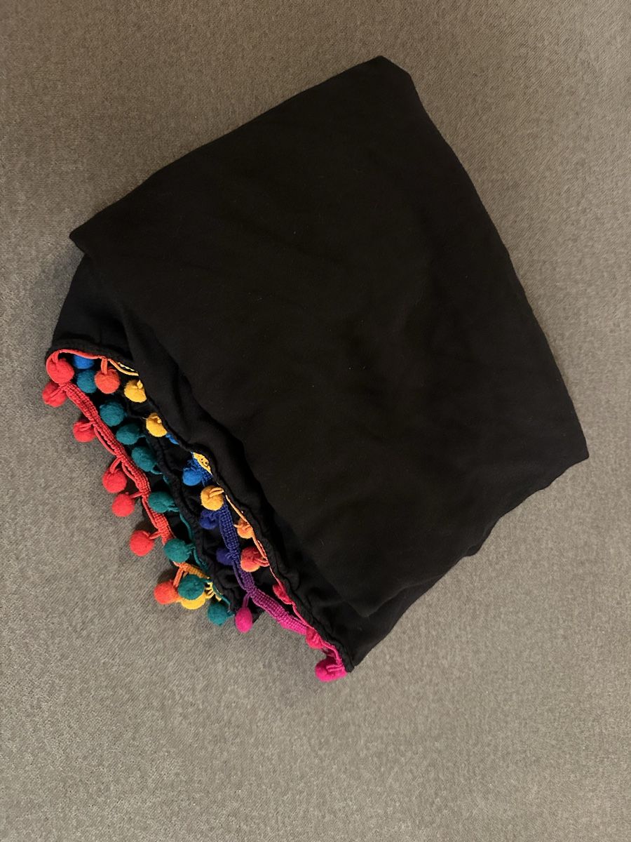 Foulard & Sciarpe: Neu! Tuch mit bunten Bommeln – Nuovo (secondo la descrizione) da Wetzikon ZH venduto da eli_k7fq 1