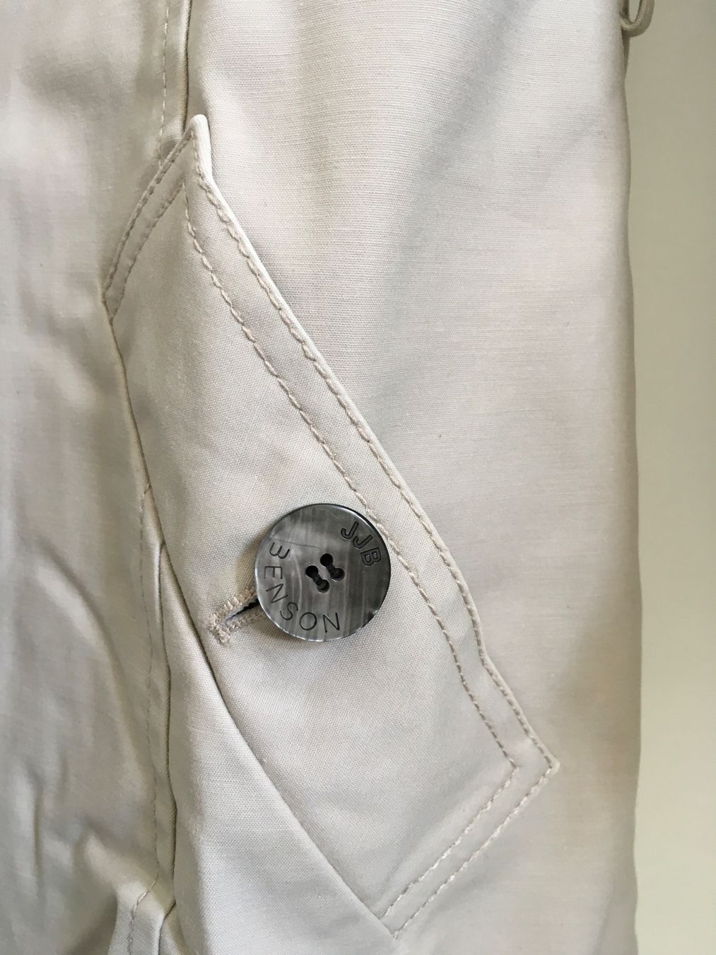 Jones Vestes: Beiger Damen-Trenchcoat – D'occasion à Freienwil par Hubi030 6