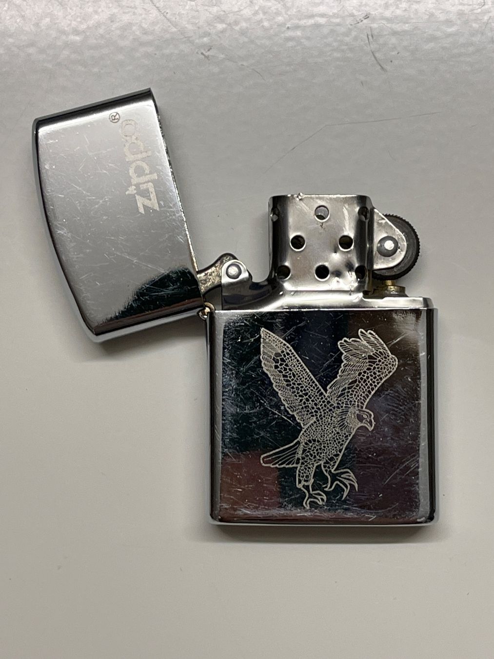 Zippo Feuerzeuge: Zippo Feuerzeug mit Adler-Gravur – Gebraucht aus Zürich von VVintage