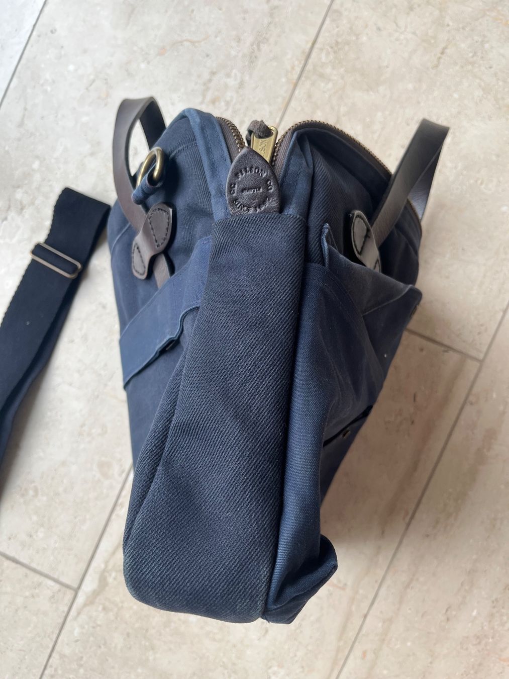 Valigie & Borse: Filson Tablet Briefcase Navy Made in USA – Usato da Wangen b. Olten venduto da ricochet56 3