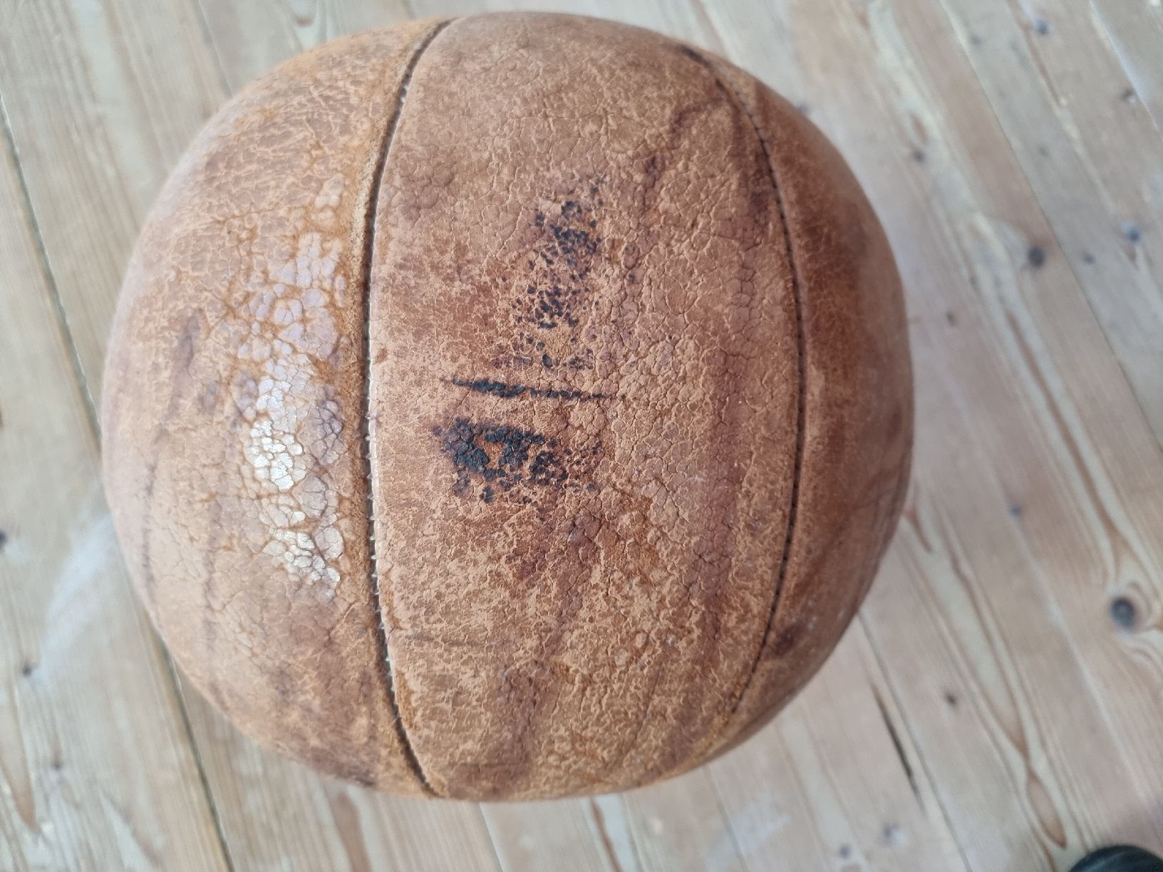 Alder+Eisenhut Palloni: Medizinball Leder antik – Usato da Nidau venduto da Wertas2 4