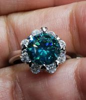 Bague avec zircons