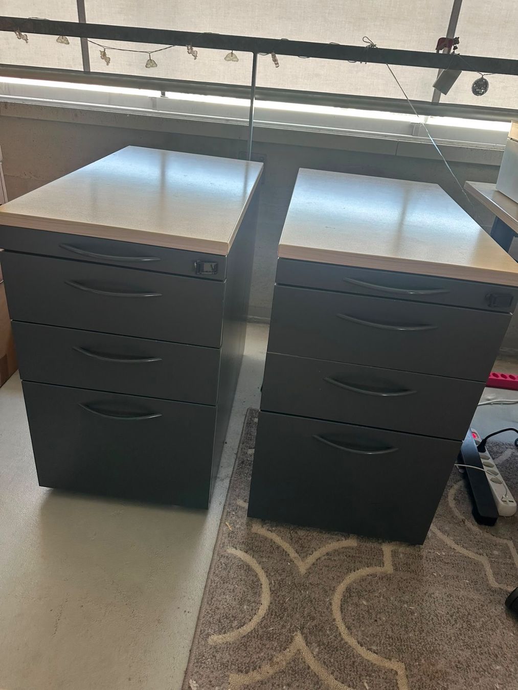 Korpus: 2 Korpus Büro-Rollcontainer | Schubladencontainer | – Gebraucht aus Bern von Llcoole2000 2