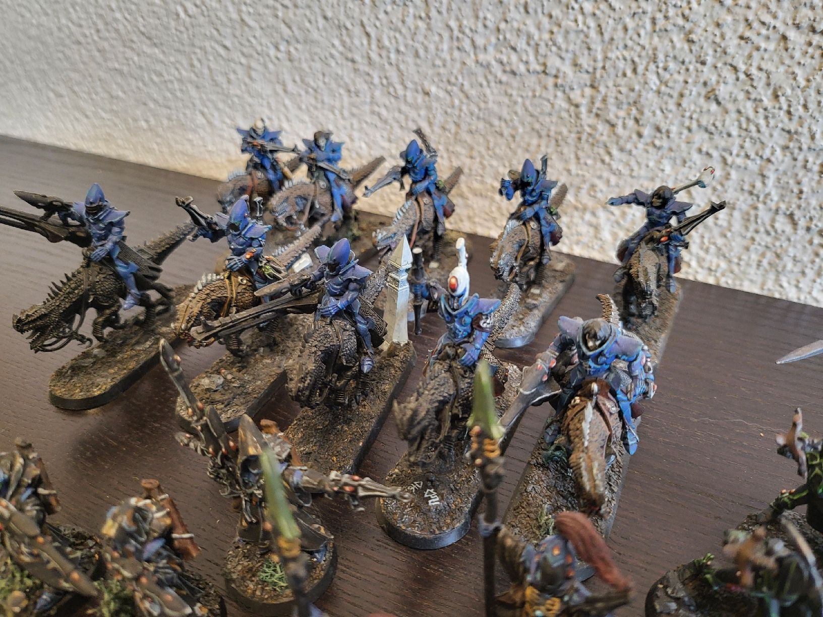 Modellbausätze & Standmodelle: Warhammer 40K Eldar old exodites Armee Aeldari bemalt – Gebraucht aus Winterthur von  2