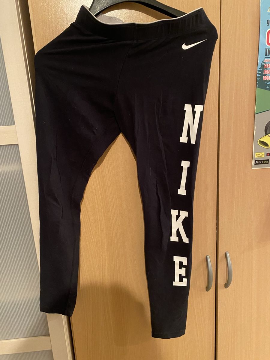 Nike Leggings: Legging Nike – D'occasion à St-Légier-Chiésaz par lea_6k5s