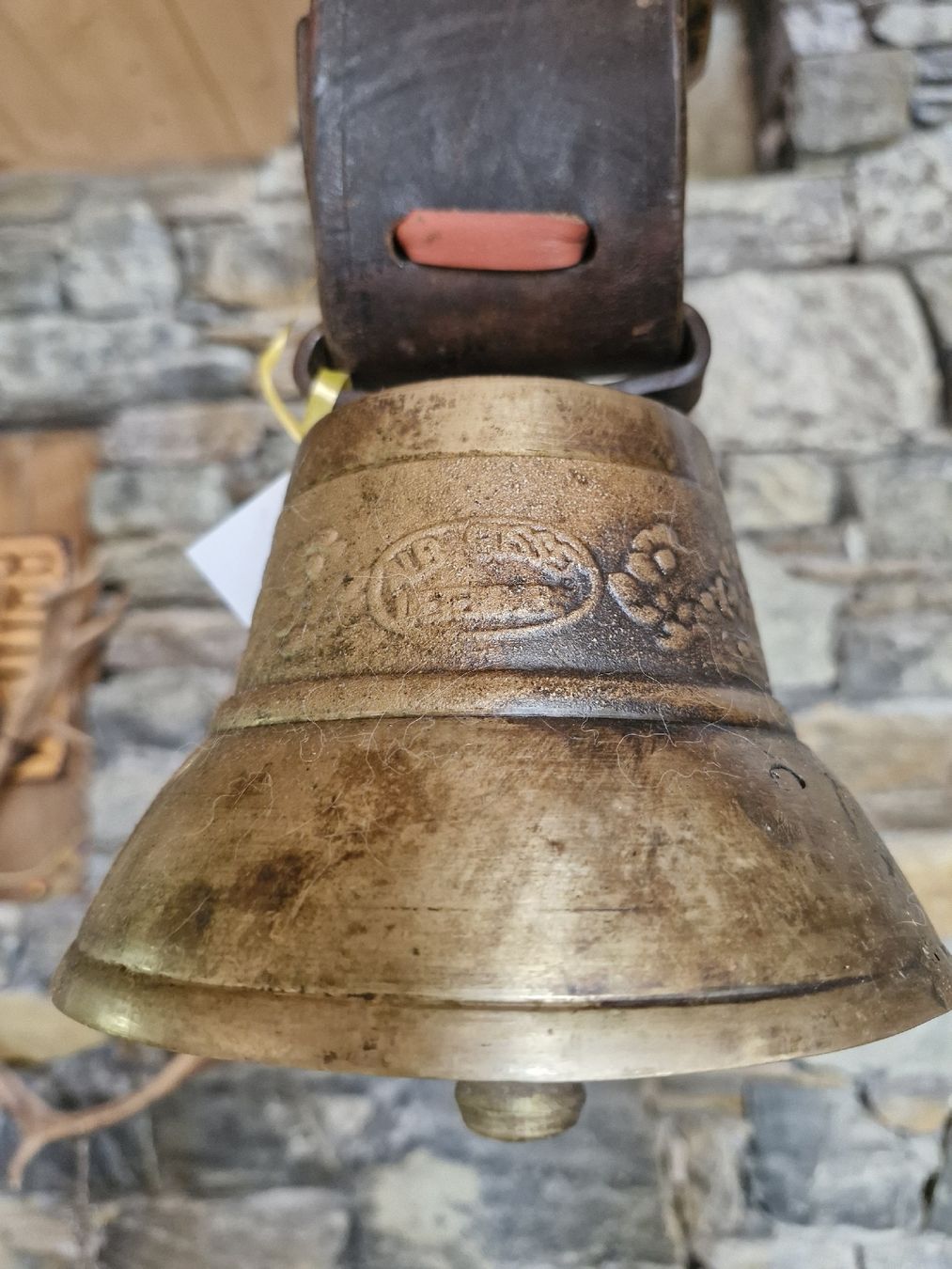 Cloches & sonnailles: Glocke Treichel  – D'occasion à Guarda par rue_bpd7 2