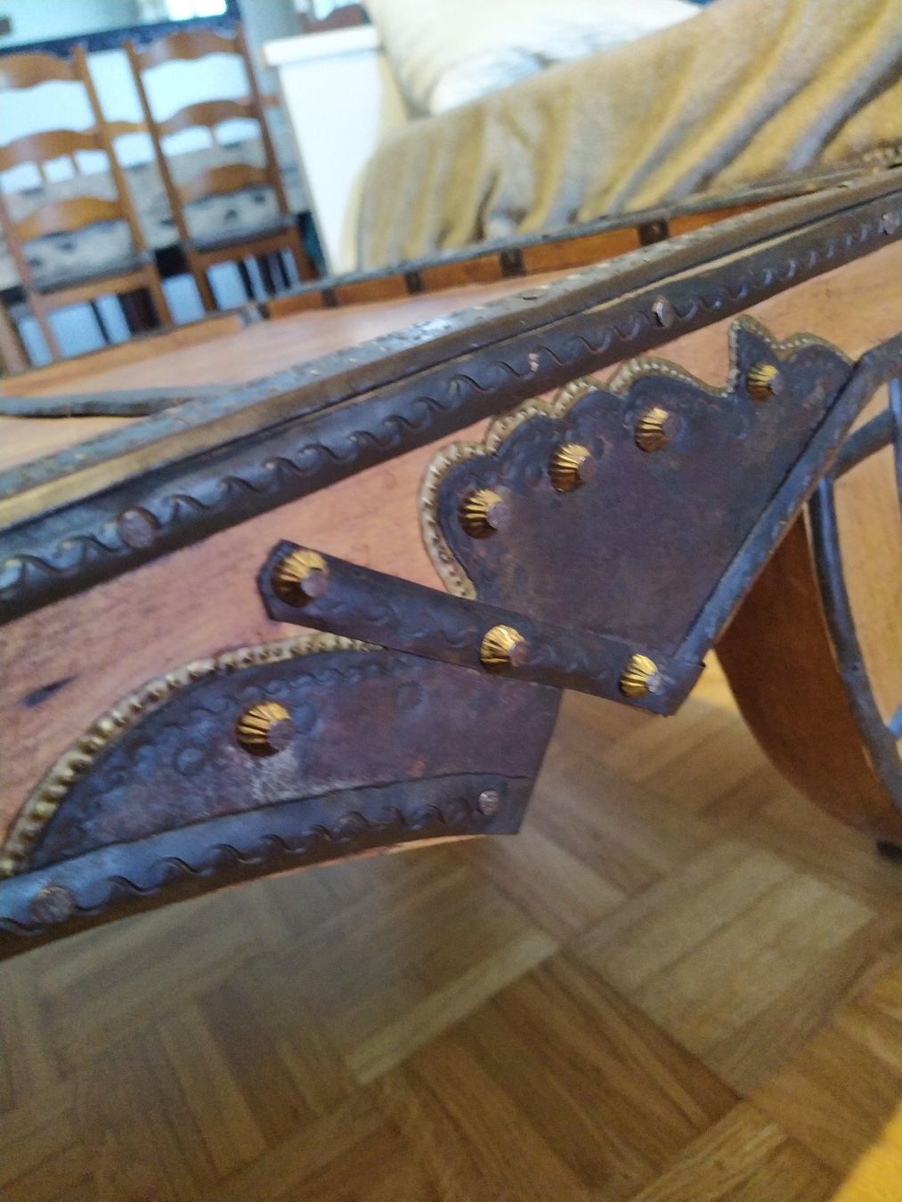 Tavoli: Table basse "charette à boeuf" style indien – Usato da Le Mont-sur-Lausanne venduto da Atelier_Rezart 3