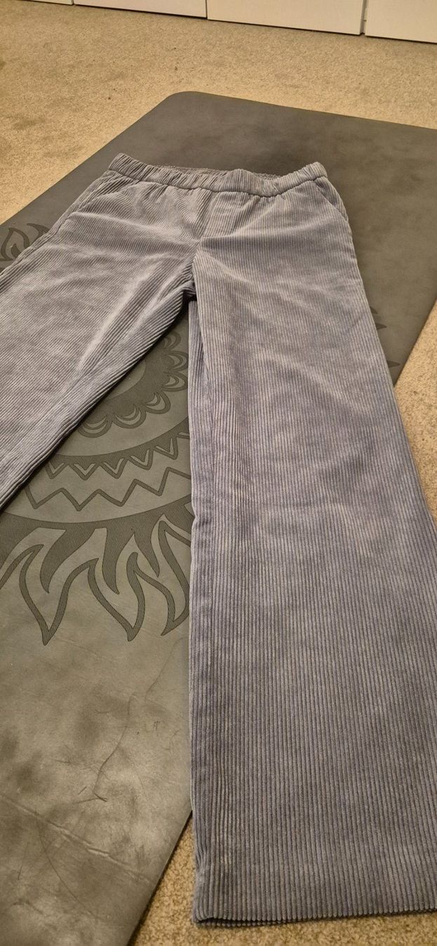 Pantaloni: MAC - Damen Cordlook Stoffhose – Usato da Gelterkinden venduto da swissrevolution 2