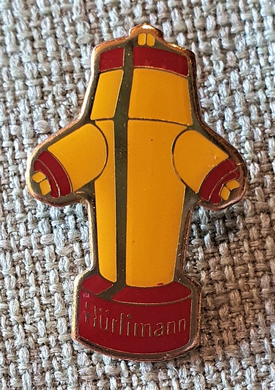 Hürlimann Plaketten & Abzeichen: J978 Pin Hürlimann Bier Hydrant – Gebraucht aus Reinach BL von Boston-Verkauf