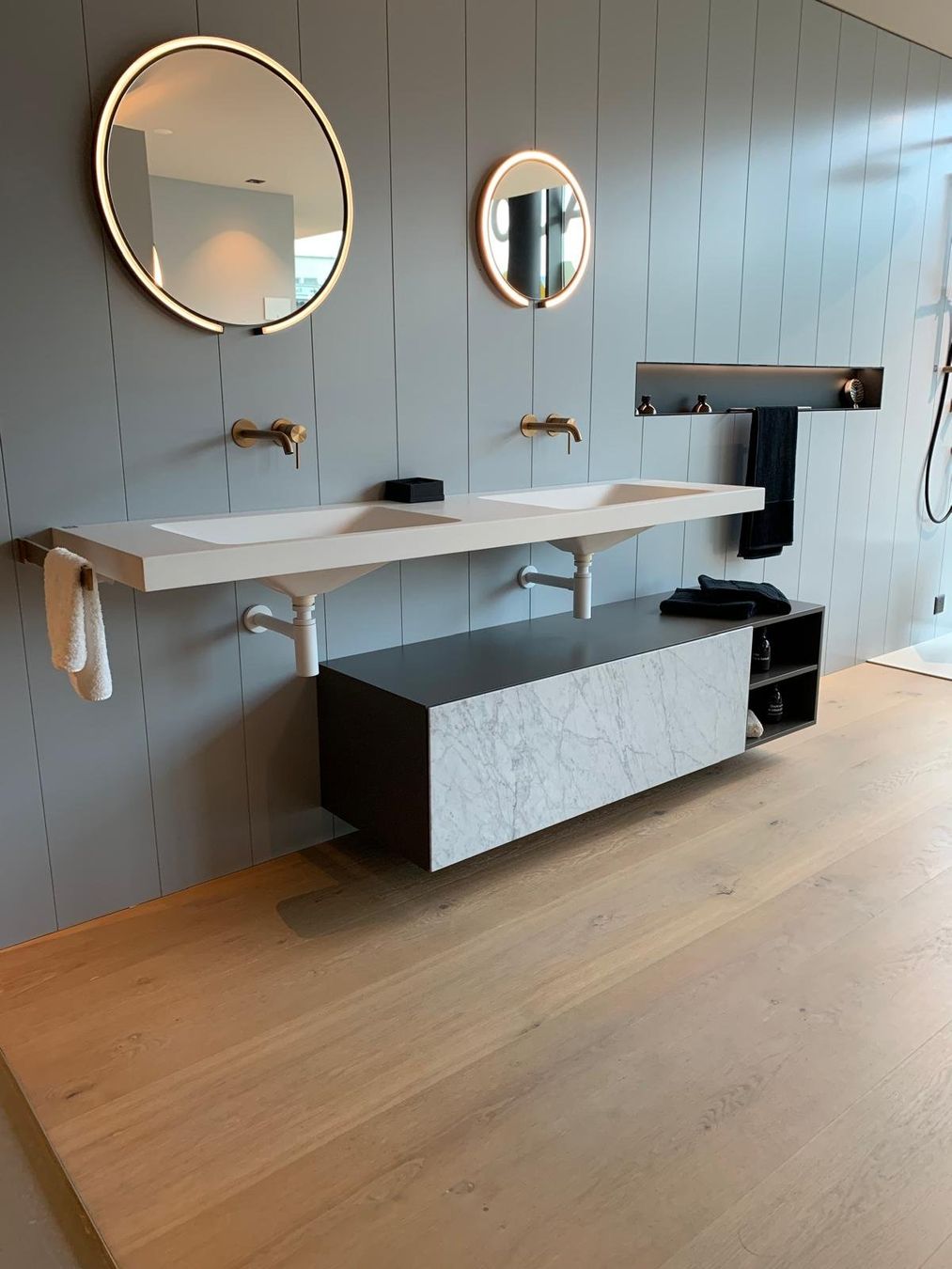 Installations & Meubles: AGAPE Waschtischmöbel – D'occasion à Stans par AQWA_AG 2
