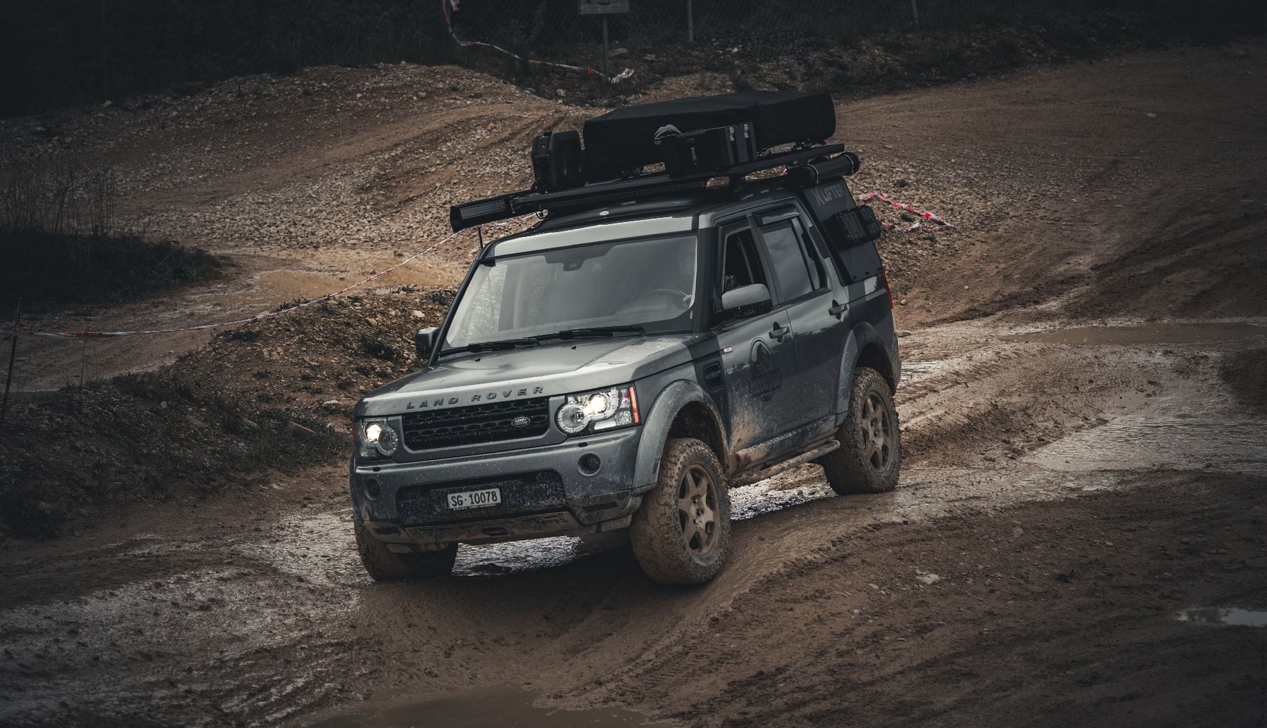 Land Rover Automobili: LAND ROVER DISCOVERY 4 OVERLANDER – Usato da Häggenschwil venduto da Iwingman