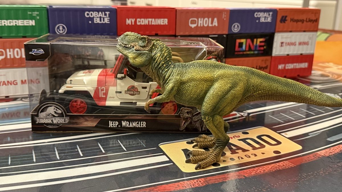 Jeep Modellini d'auto: Jurassic World Jeep Wrangler – Nuovo e nell'imballaggio originale da Basel venduto da Zomeg 3