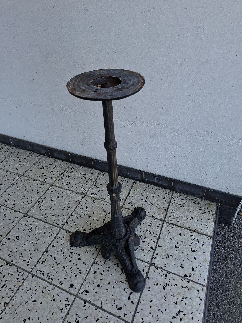 Altri mobili: Guss- Tischfuss – Usato da Aarwangen venduto da jaelli01