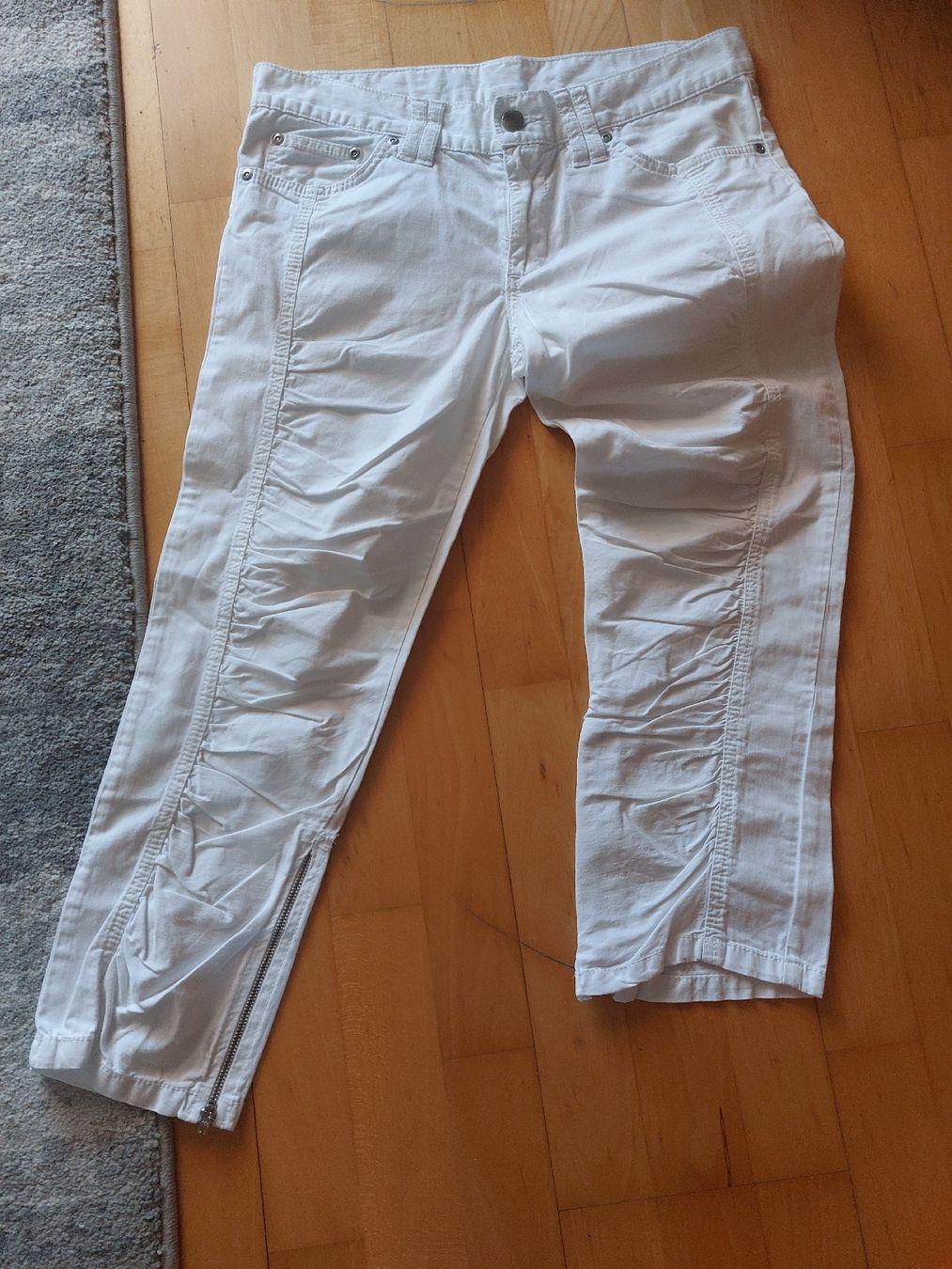 Pantaloni: 3/4 Hose weiss Gr 38 – Usato da Landquart venduto da Cedes