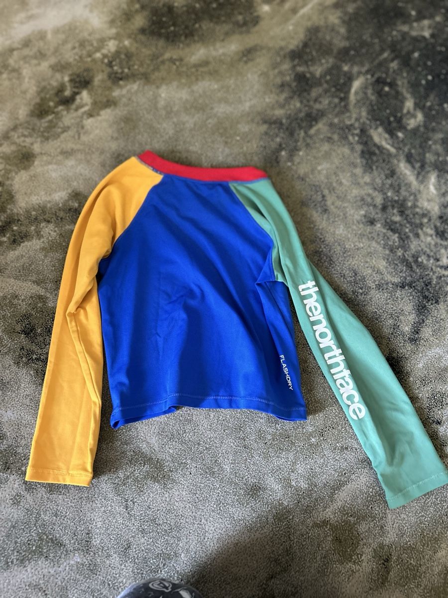 North Face Costumi da bagno: Swimmshirt / The North Face / UV Spf 40 / 2-3Y – Usato da Zollikon venduto da JuRock 2