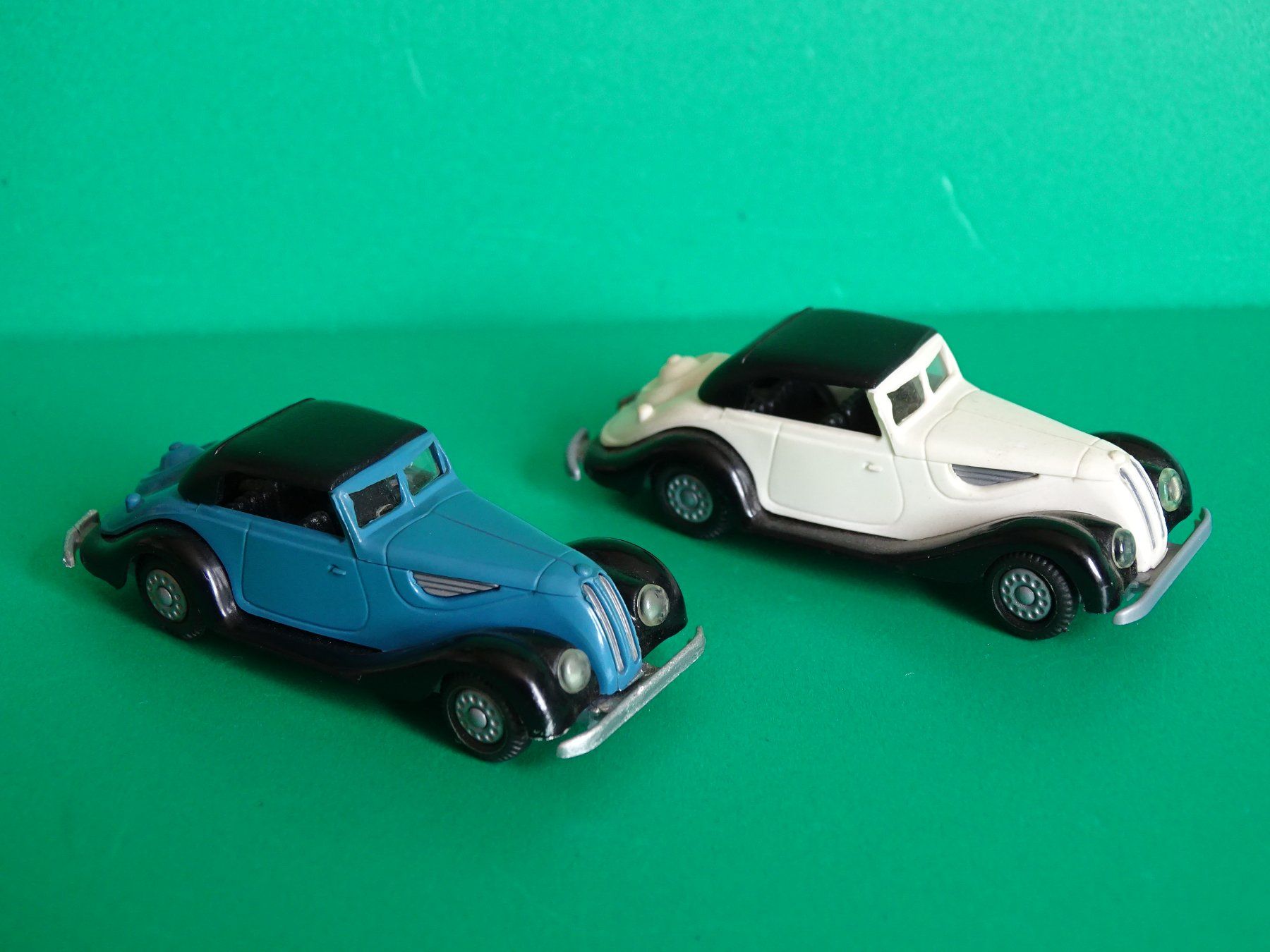 Praliné Modellini d'auto: 2 x BMW 327 von Praliné 1/87 – Usato da Bretzwil venduto da Meex 1