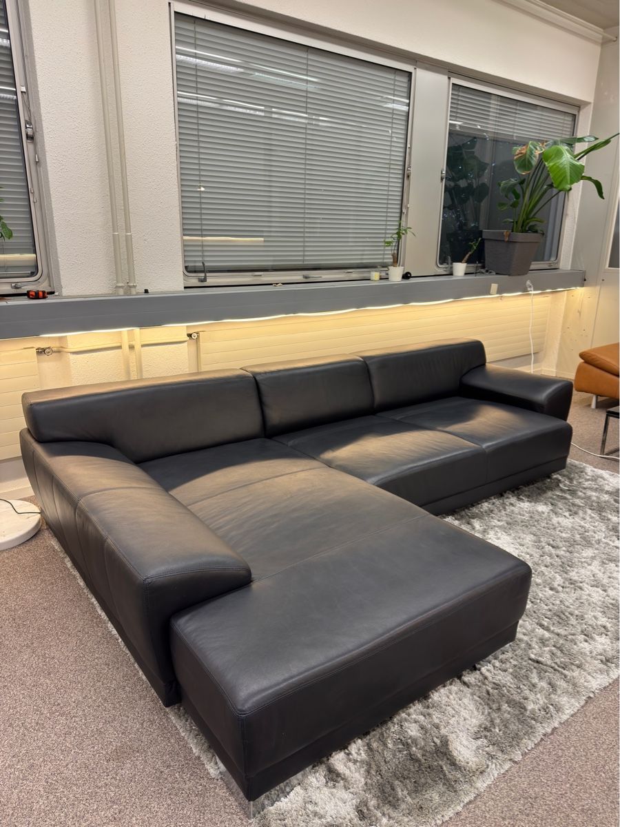 Divani: Sofa aus echtem Schafleder, schwarz mot Bettfunktion – Usato da Fehraltorf venduto da Sofalab.swiss 1
