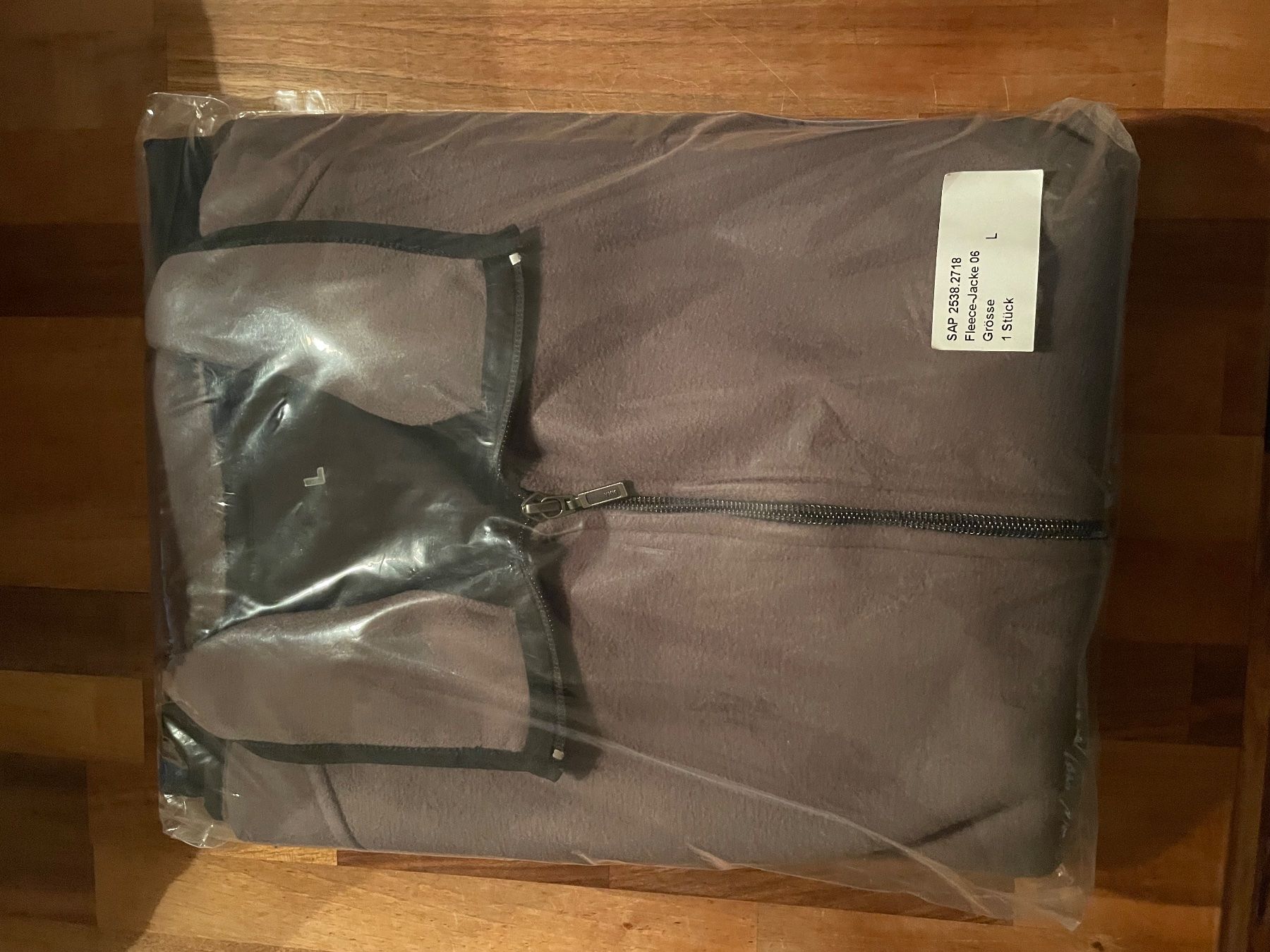 Giacche: Fleece- Jacke 06 L Fabrikneu – Nuovo e nell'imballaggio originale da Oberiberg venduto da stab