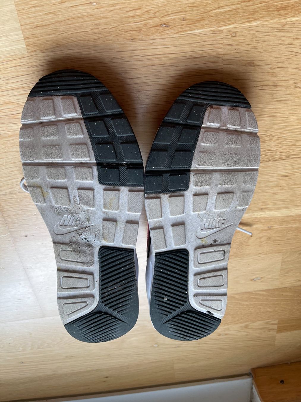 Nike Damenschuhe: Nike Air Max – Gebraucht aus Greifensee von guteangebote 3
