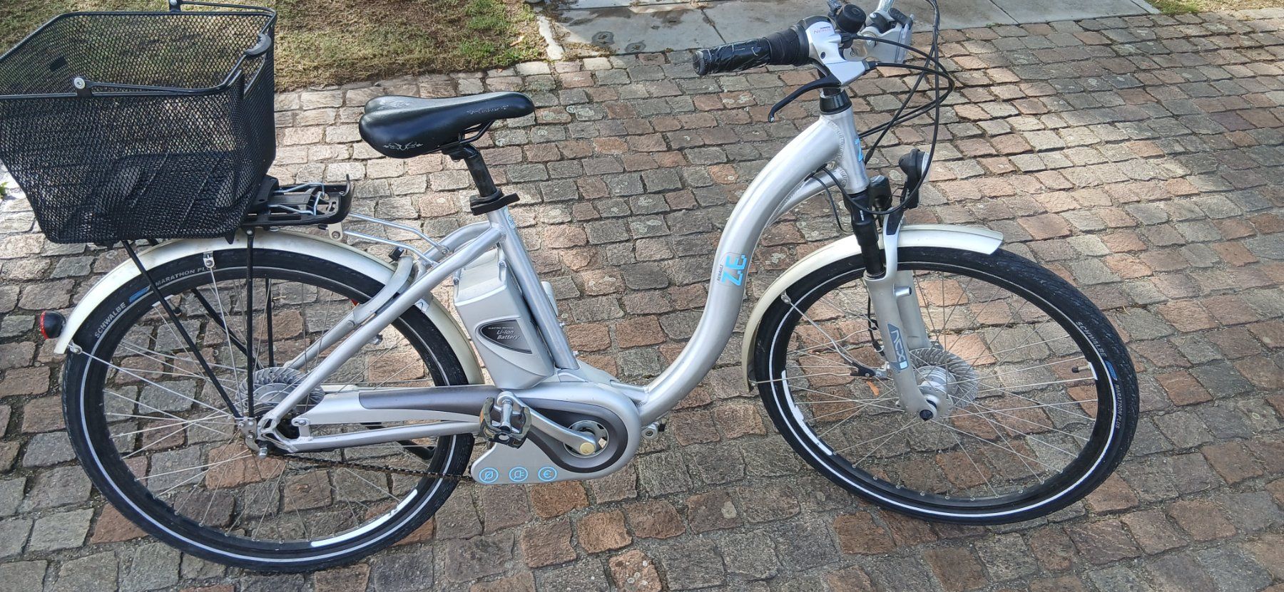 Flyer Biciclette: Flyer E-Bike 25km/h mit Korb – Usato da Schinznach-Bad venduto da bmw1802 4