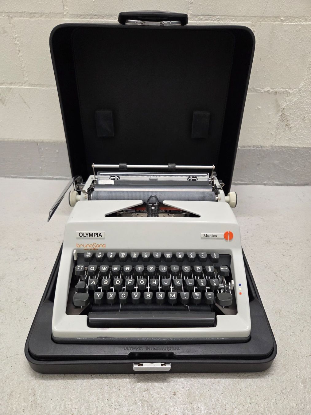 Schreibmaschinen: Olympia Schreibmaschine Monica – Gebraucht aus Winterthur von trise80