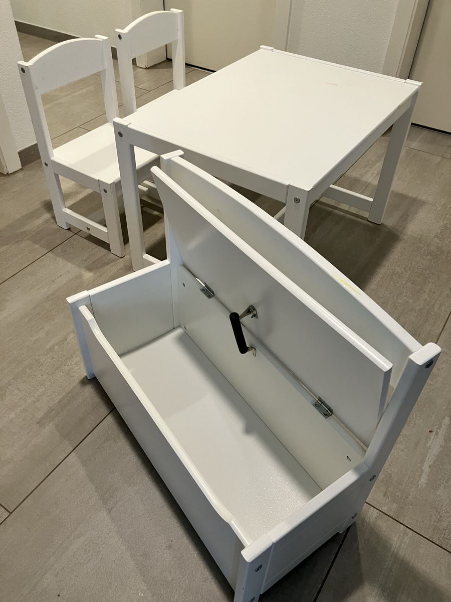 Pfister Set de table et chaises: Kindersitzgruppe mit 2 Stühlen & Sitzbank – D'occasion à Möriken AG par nagross 3