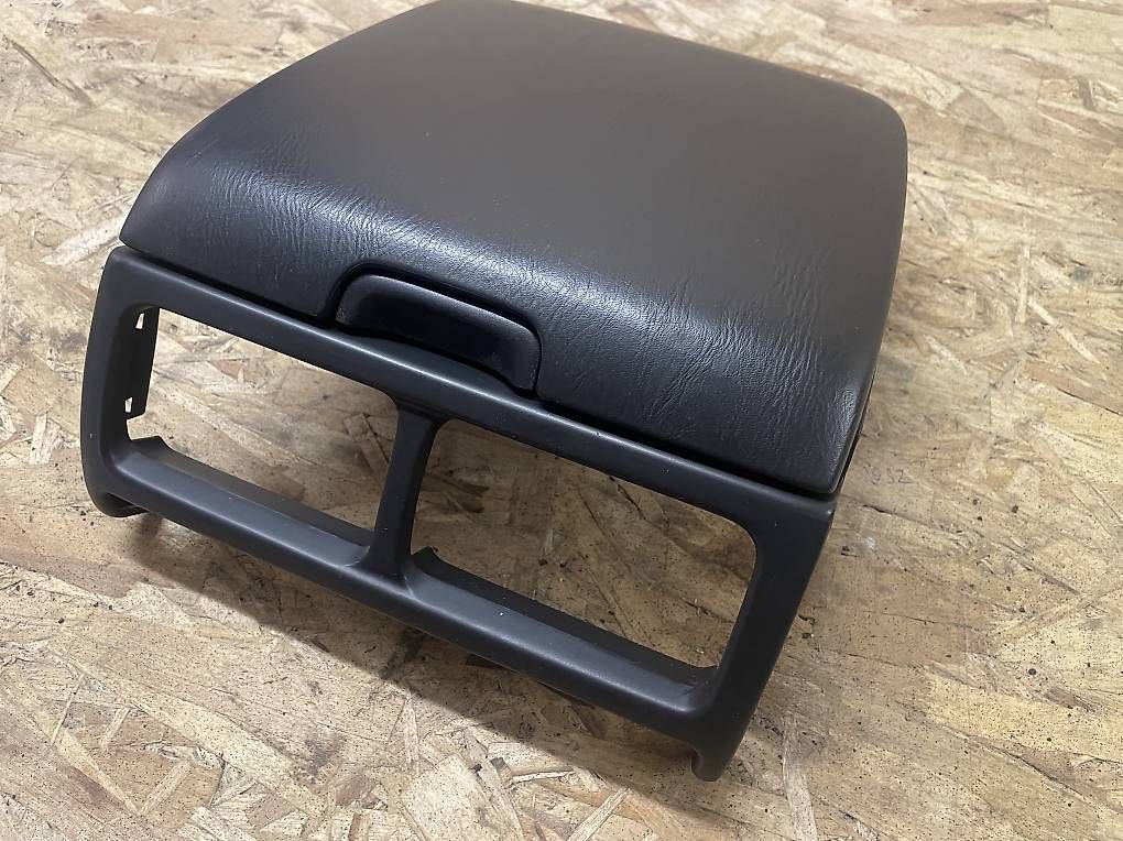 Subaru Tutti pezzi di ricambio auto: Mittelfach Armatour Subaru Impreza/ Forester – Usato da Steinen venduto da LeemaeS2 2