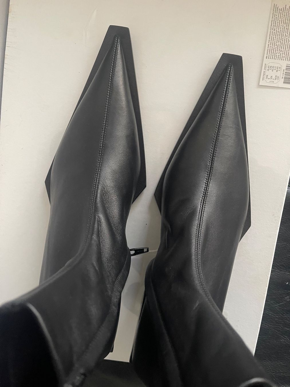 Balenciaga Chaussures femmes: BALENCIAGA   Neu – Neuf avec emballage d'origine à Hinterkappelen par lid_9h7j 2