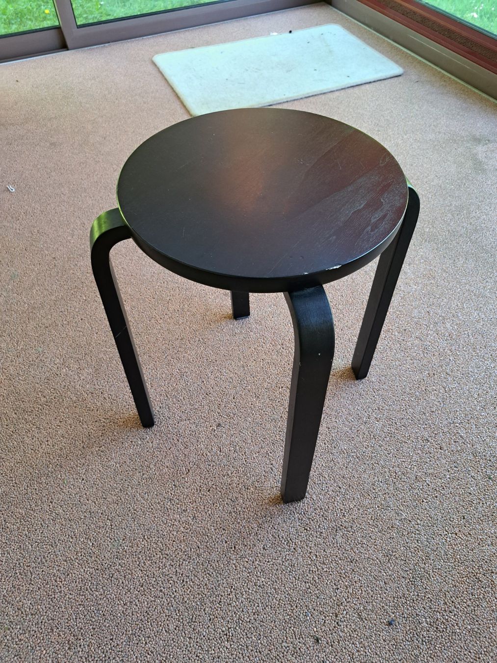 Ikea Sgabelli: Schwarzer Holz Hocker IKEA Frosta – Usato da Schliern b. Köniz venduto da Suena1