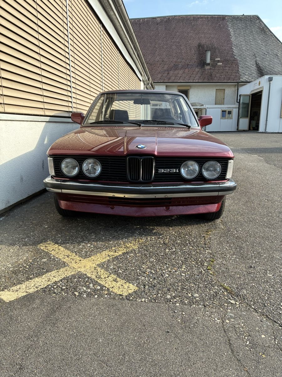 BMW Automobili: E21 323i – Usato da Grenchen venduto da Netii10