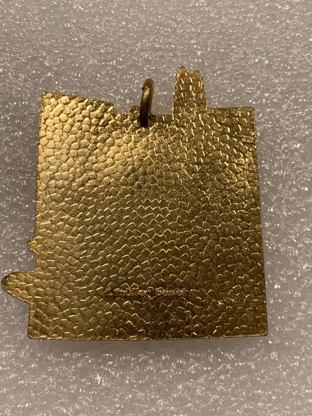 Basler Plaketten & Abzeichen: Fasnacht Basel COMITÉ Anhänger Gold 1995 – Gebraucht aus Basel von fasnachtsoutlet1965 1