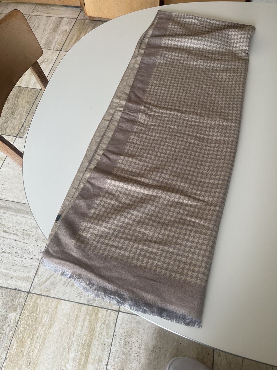 Foulards, Tücher & Schals: Scarf – Gebraucht aus Zürich von kin_rpq8