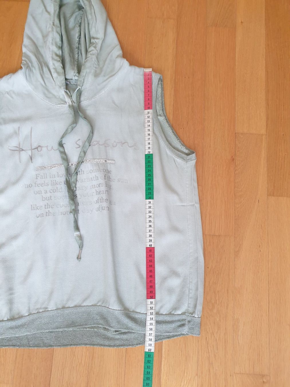 T-shirt: Modernes Kurzarm-Shirt mit Kapuze – Nuovo (secondo la descrizione) da Möriken AG venduto da pam66 5