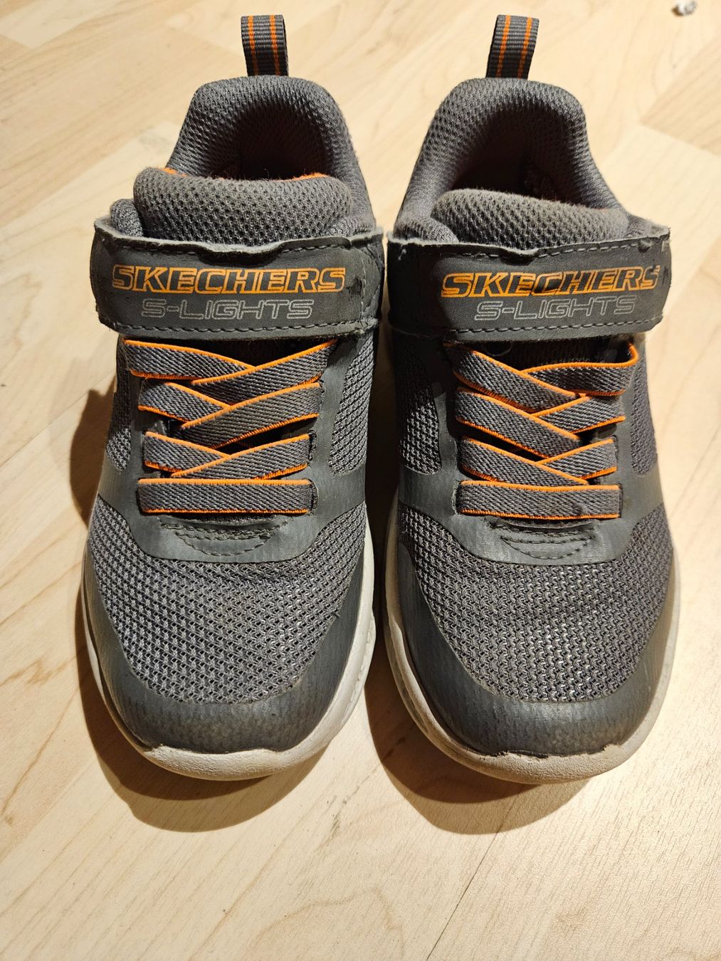 Skechers Scarpe per ragazzi: Kinderschuhe gr. 28 – Usato da Ennenda venduto da eel_ts7s