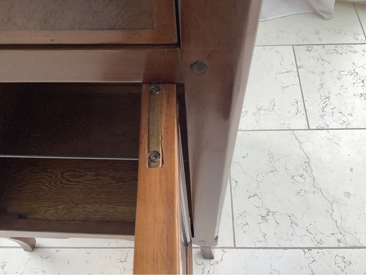 Vitrinen: Antike Biedermeier Vitrine Barschrank Nachttisch – Gebraucht aus Wichtrach von wildpigwomen12 2