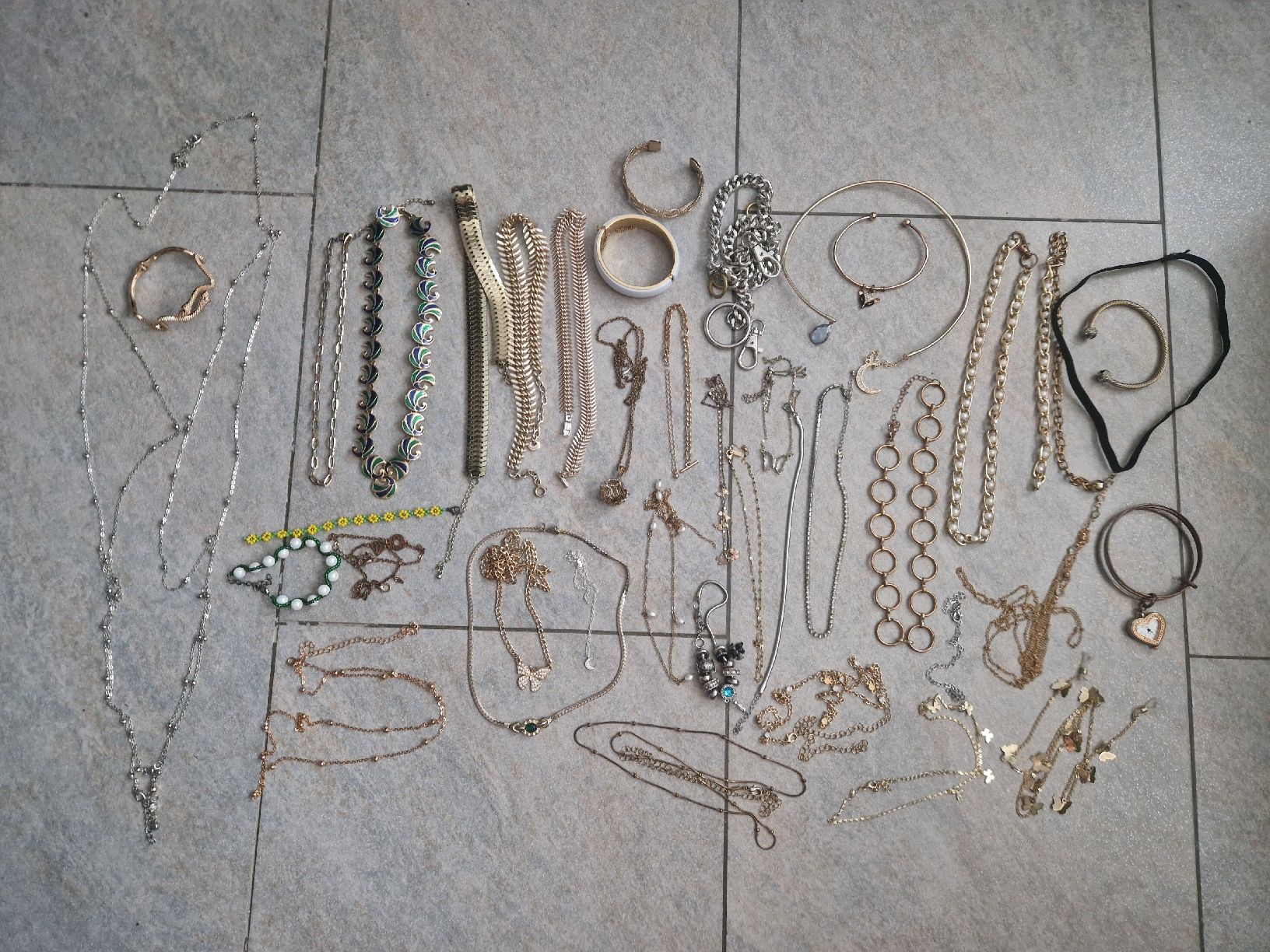 Altri gioielli: Grosses Konvolut Modeschmuck 1 – Usato da Zofingen venduto da TR1981