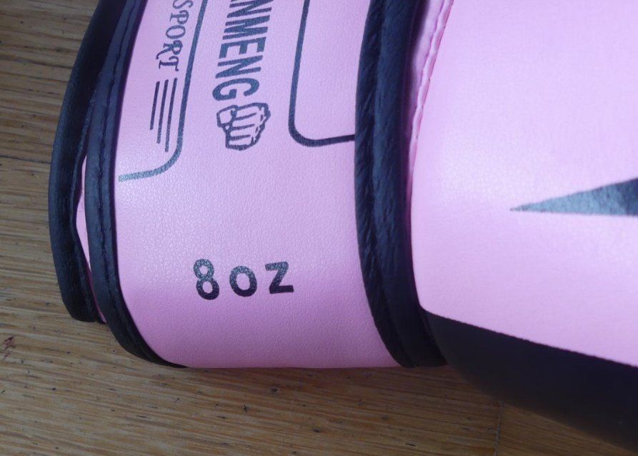 Guanti & manicotti: 2 Rosa Boxhandschuhe mit 2 verschiedene Grössen – Nuovo e nell'imballaggio originale da Gurmels venduto da pop_ljf5 4