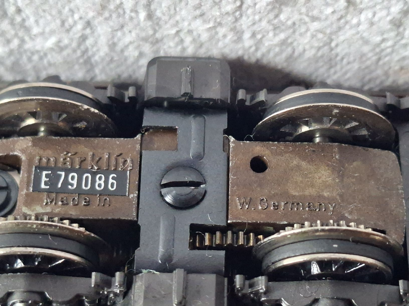 Märklin Modellini di ferrovie: Märklin H0 3330 Re 4/4" SBB CFF FFS  – Usato da Lohn-Ammannsegg venduto da schwerti53 3