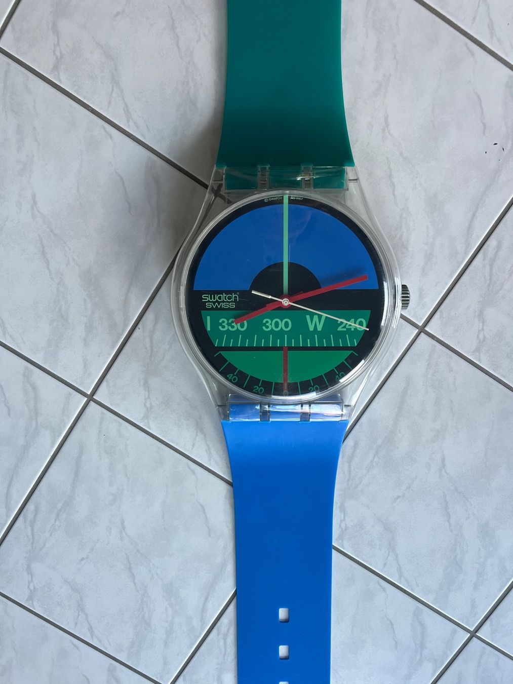 Swatch Orologi: Maxi Swatch "Nautilus" Wanduhr – Difettoso da Beromünster venduto da rin10 3