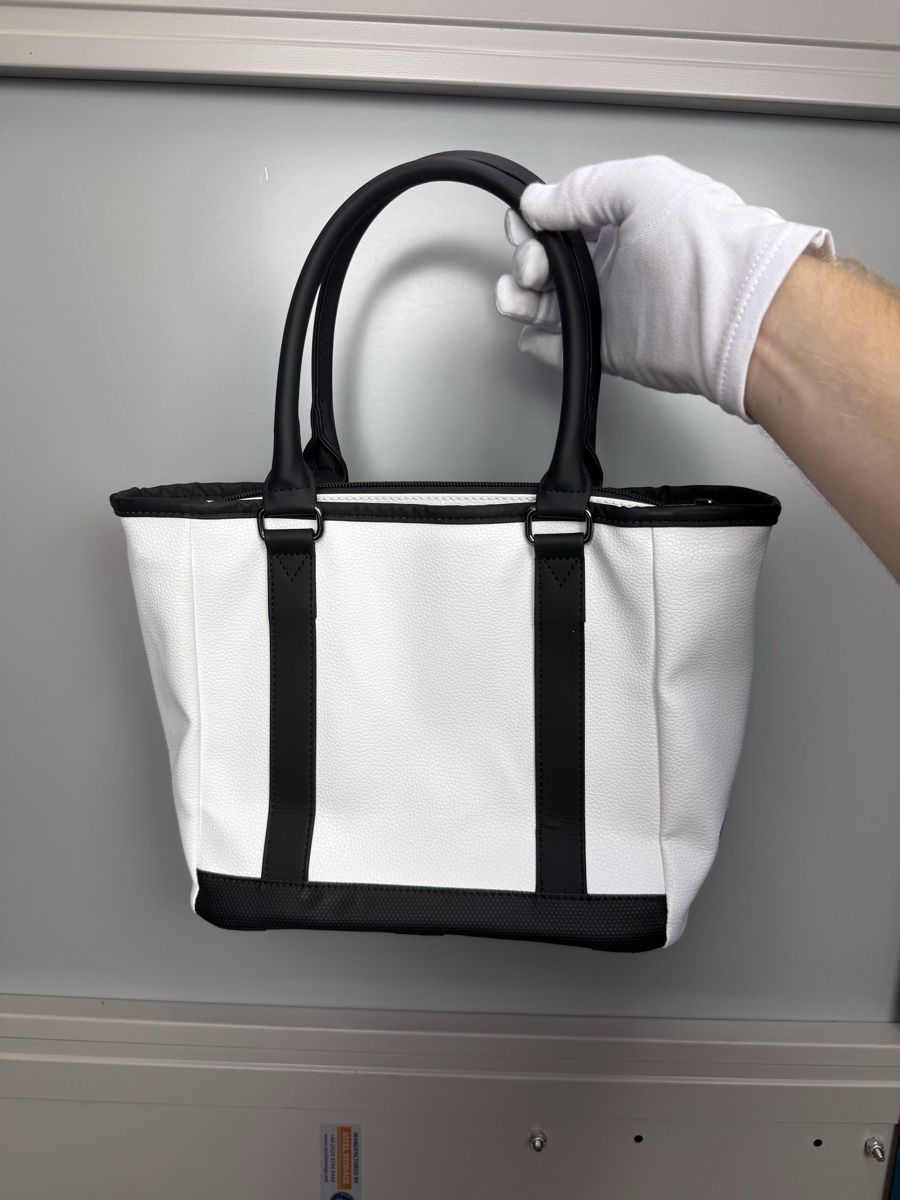 Oakley Borse: Oakley handbag – Usato da Lausanne venduto da Unehistoiredesapes 1