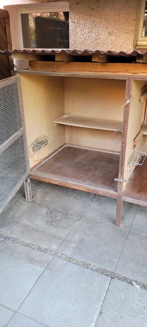 Cages, transport & sécurité: Holz-Kleintiergehege mit 3 Abteilen – D'occasion à Frauenfeld par ricola22 7