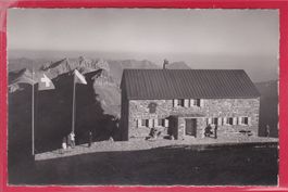 DIE BLÜEMLISALPHÜTTE S.A.C. 2840m, AERNIHORN UND NIESEN