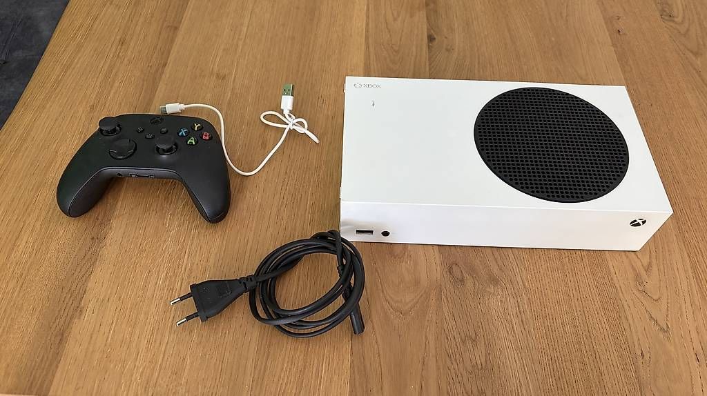 Consoles: Xbox Series S mit Controller – D'occasion à Stäfa par lle_vp6b