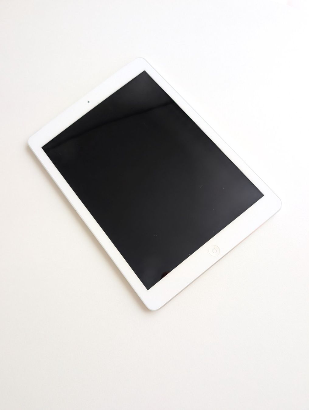 Apple Tablet PC: Apple iPad Air Cellular 128GB weiss silber – Usato da Dübendorf venduto da FIREANDICE_G60 1