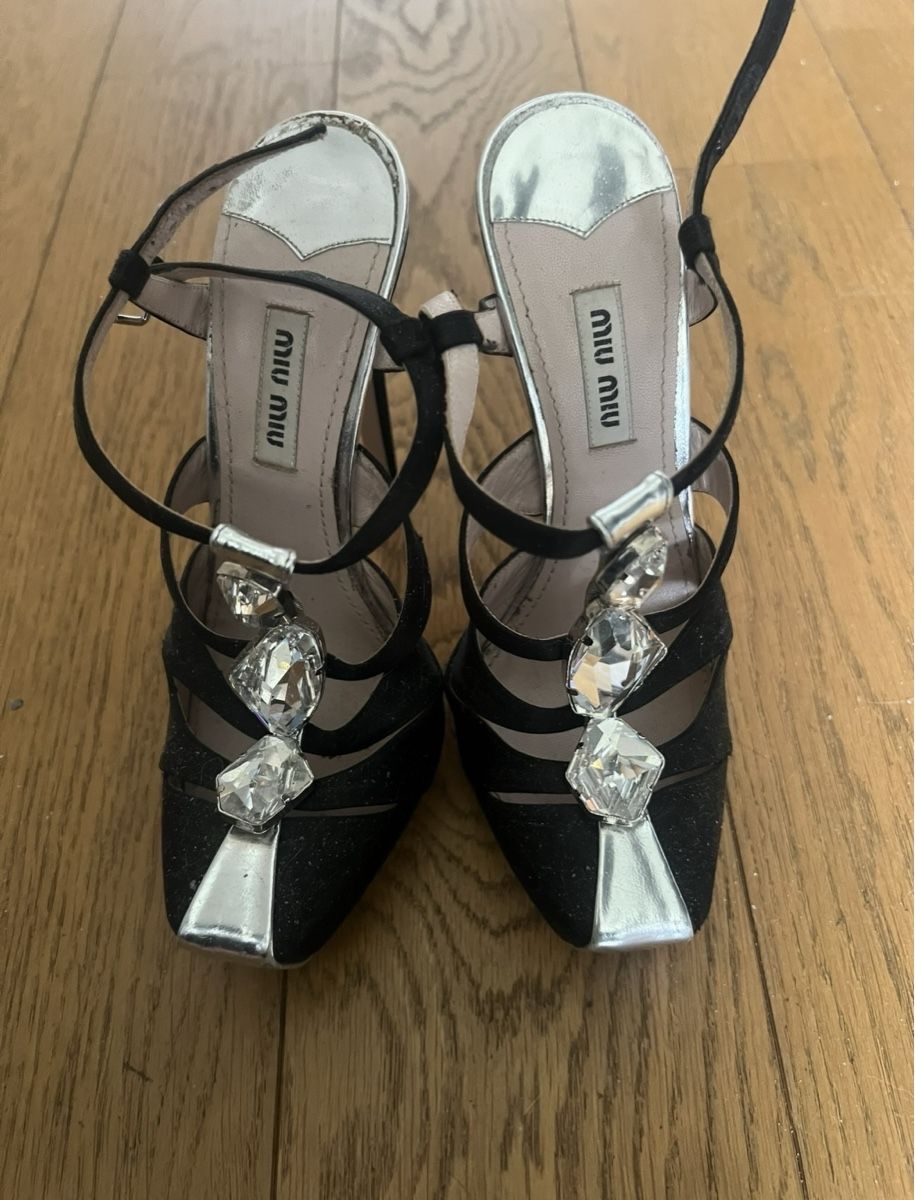 Miu Miu Damenschuhe: Miu Miu Satin Crystal High Heels – Gebraucht aus Horgen von susu6969