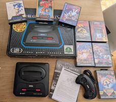 Sega Megadrive II en boîte avec jeux